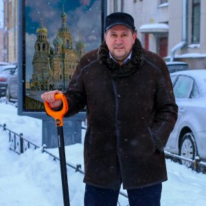 Ректор СПбГУПТД принял участие в челлендже по уборке снега