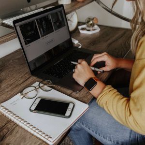 Прямой эфир: Как найти работу для творческой професии
