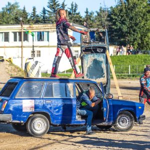 «Шоу каскадеров» в Санкт-Петербурге: гонки на 2 колёсах, огненные кольца и автофристайл